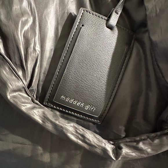 Steve Madden Weekender Bag - Picture 6 of 7